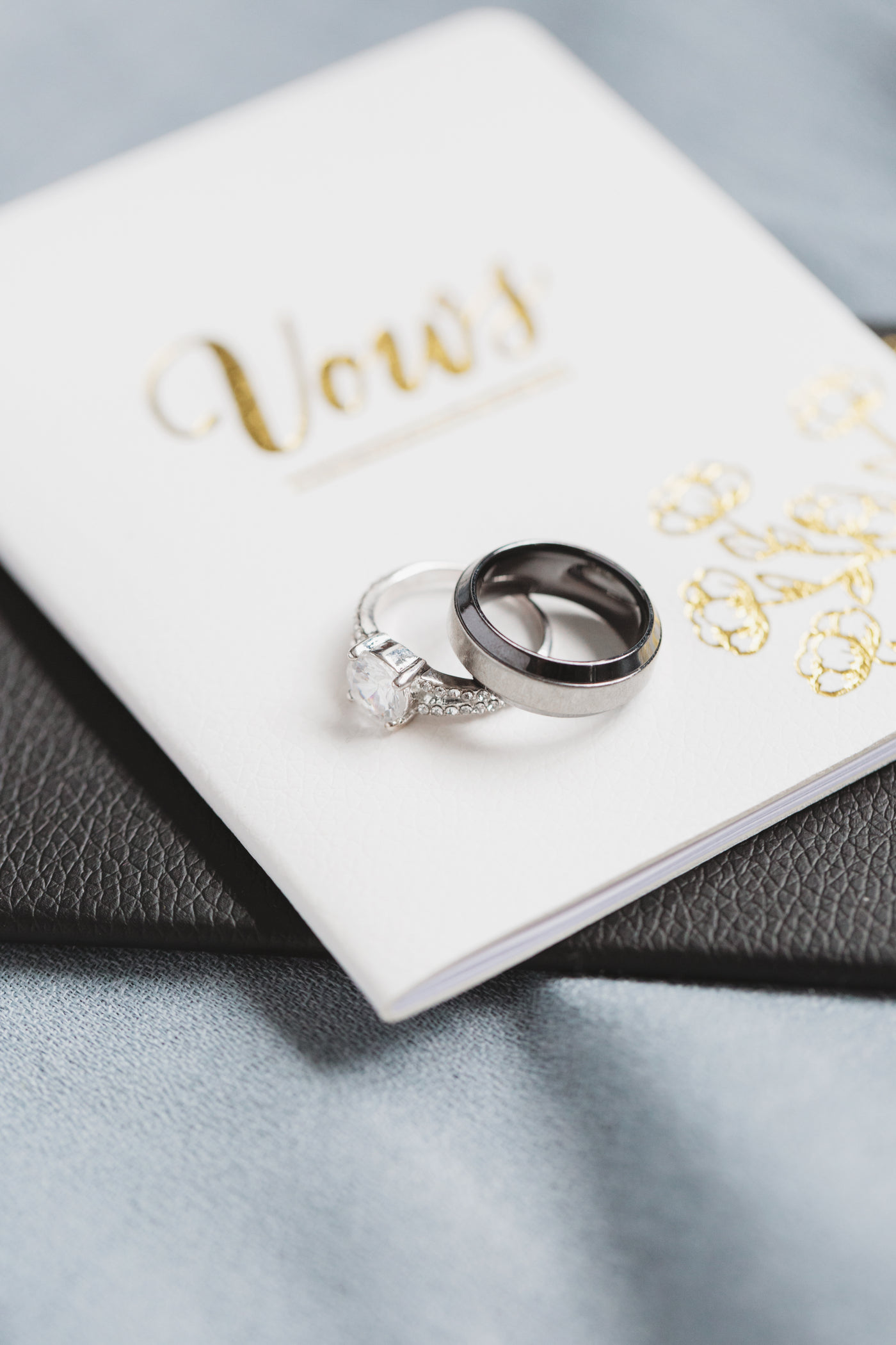 Diamond solitaire and band