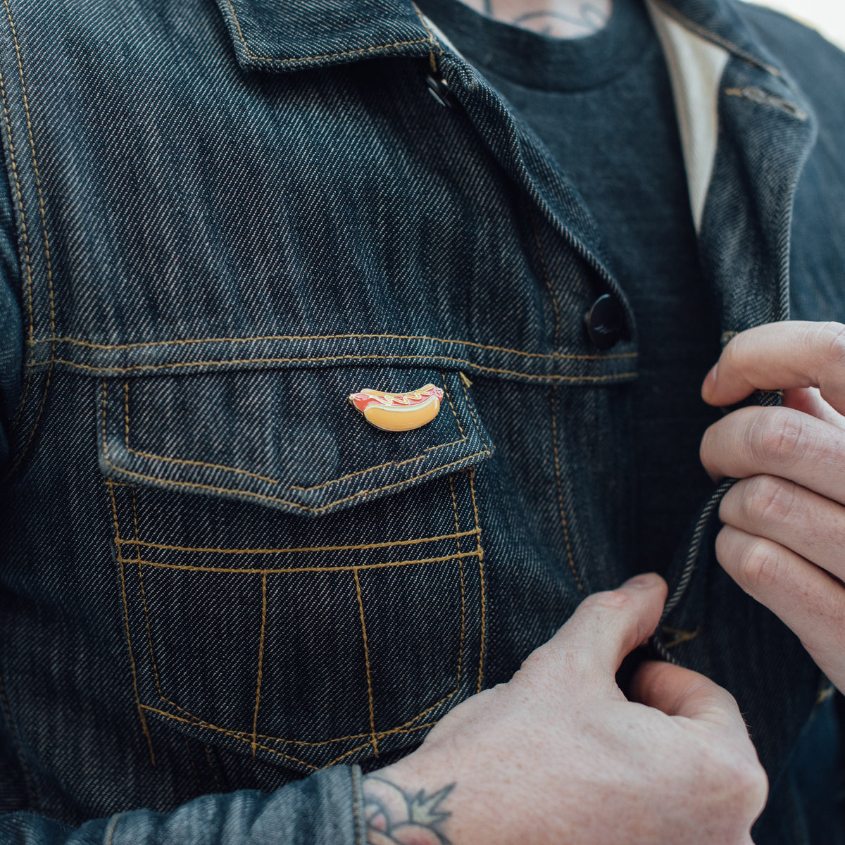 Lapel pin